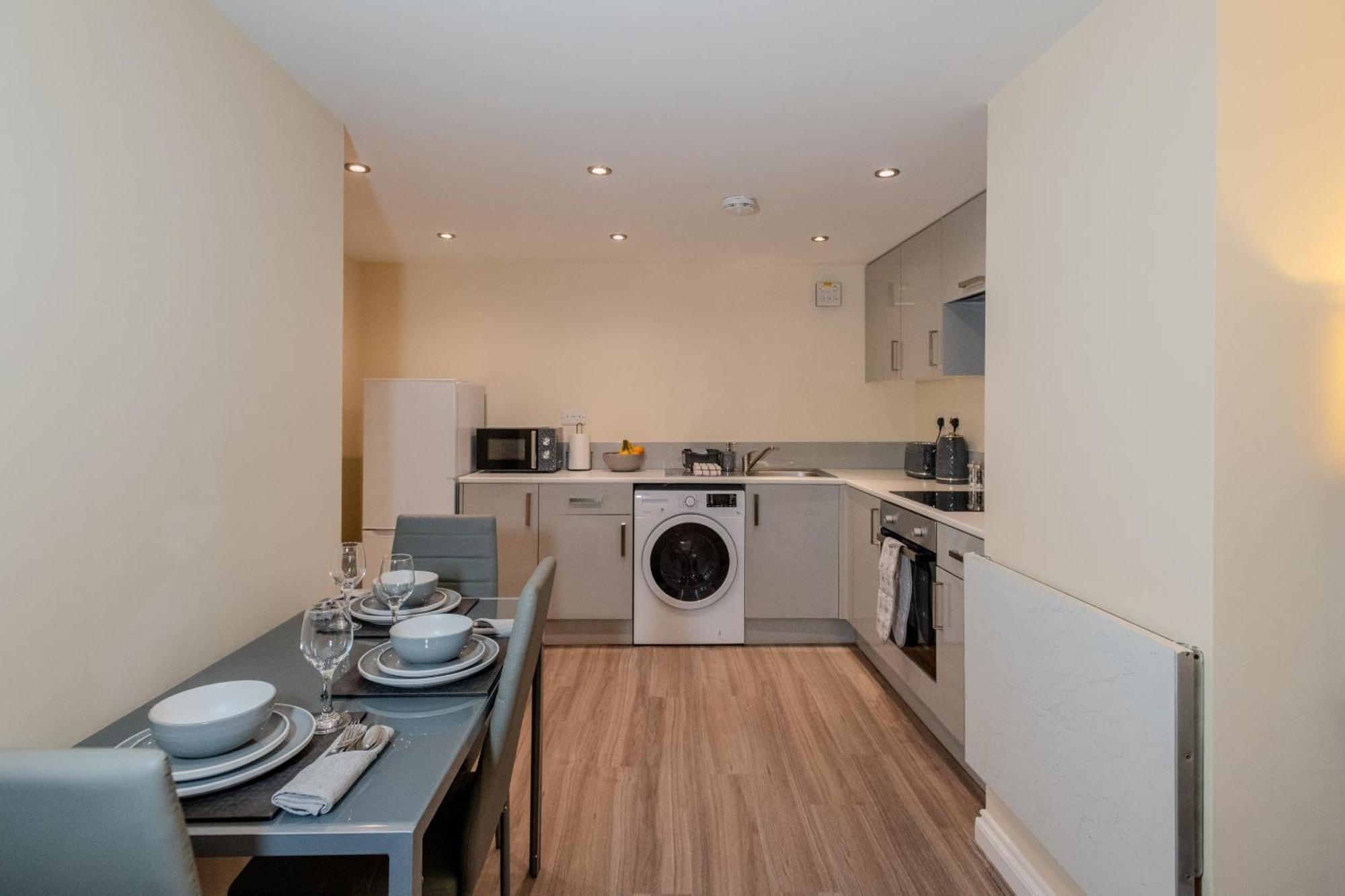 Cosy 1 Bedroom Basement Apartment With Private Patio Area Londres Extérieur photo
