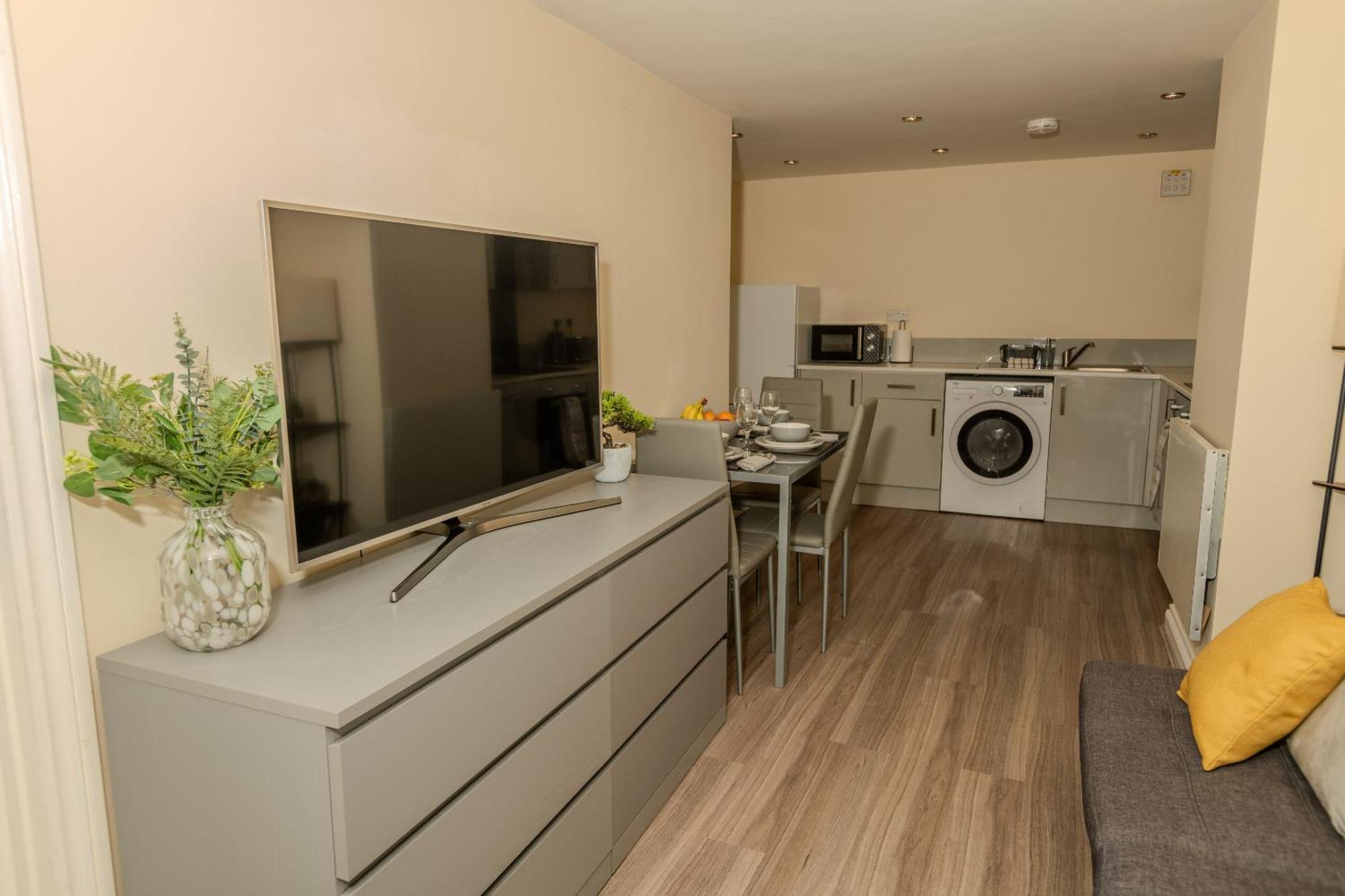 Cosy 1 Bedroom Basement Apartment With Private Patio Area Londres Extérieur photo
